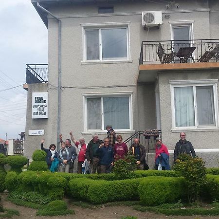 Къща За Гости "Черната Роза" Bŭlgarevo Esterno foto