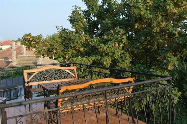 Къща За Гости "Черната Роза" Bŭlgarevo Esterno foto